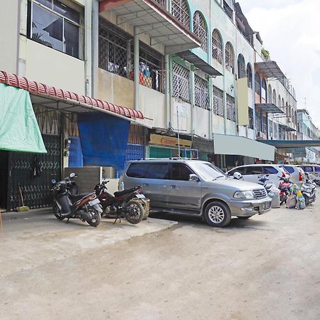 Spot On 91343 Kartika Guest House Syariahnearpantai Stres Jodoh  Exterior photo