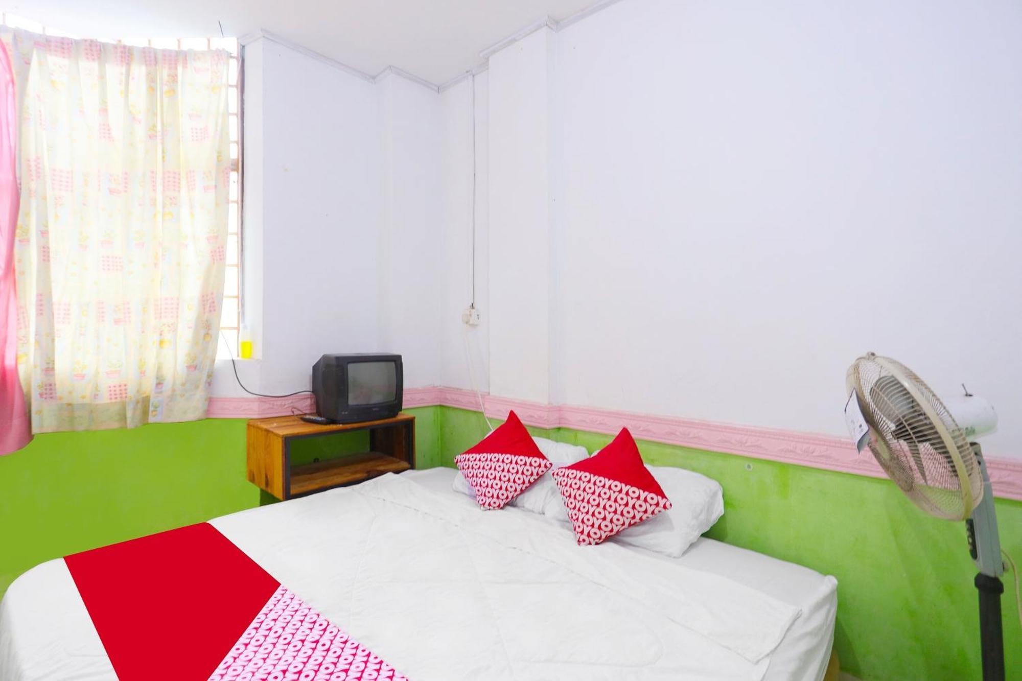 Spot On 91343 Kartika Guest House Syariahnearpantai Stres Jodoh  Exterior photo