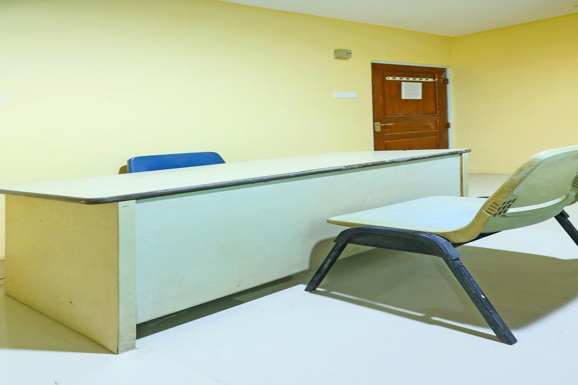 Spot On 91343 Kartika Guest House Syariahnearpantai Stres Jodoh  Exterior photo